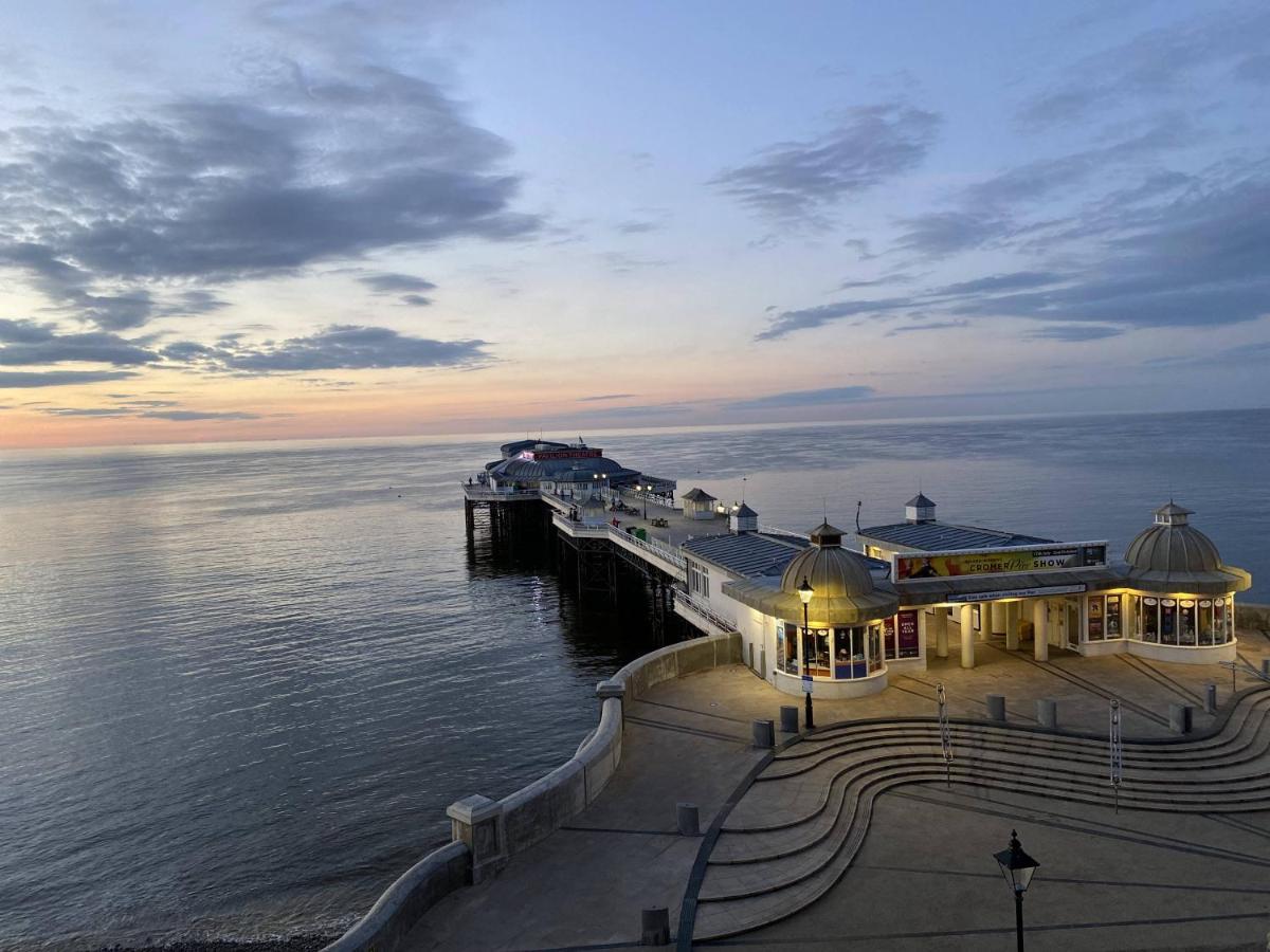 Coast House Cromer - Sleeps 15, Hot Tub, Sea Views Villa Exterior photo